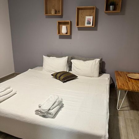 Isalos Suites Néa Péramos Kültér fotó